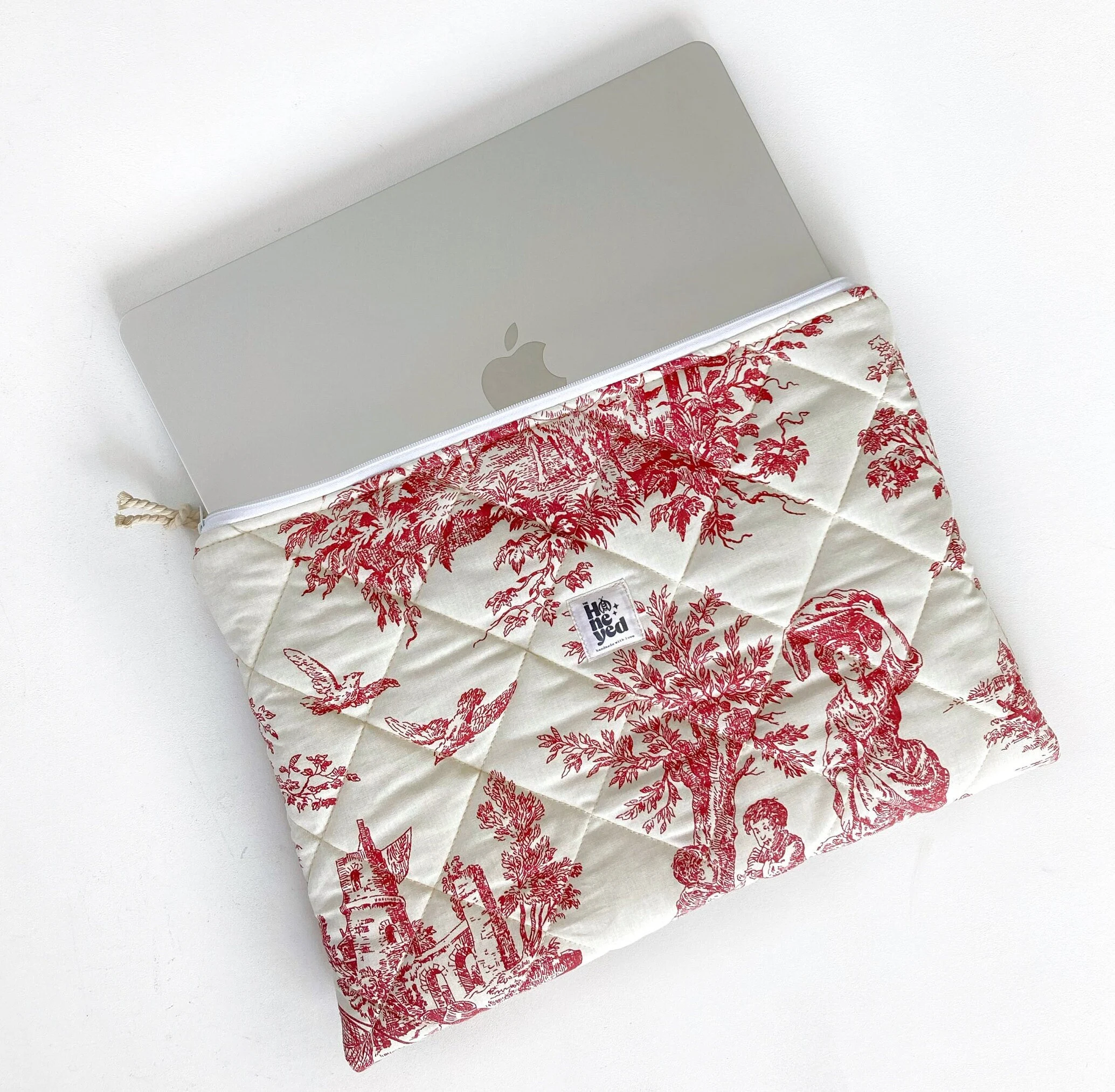 Quilted Toile de Jouy Macbook Laptop Sleeve, Handmade Padded Laptop Case 13–14-15-16 Inch