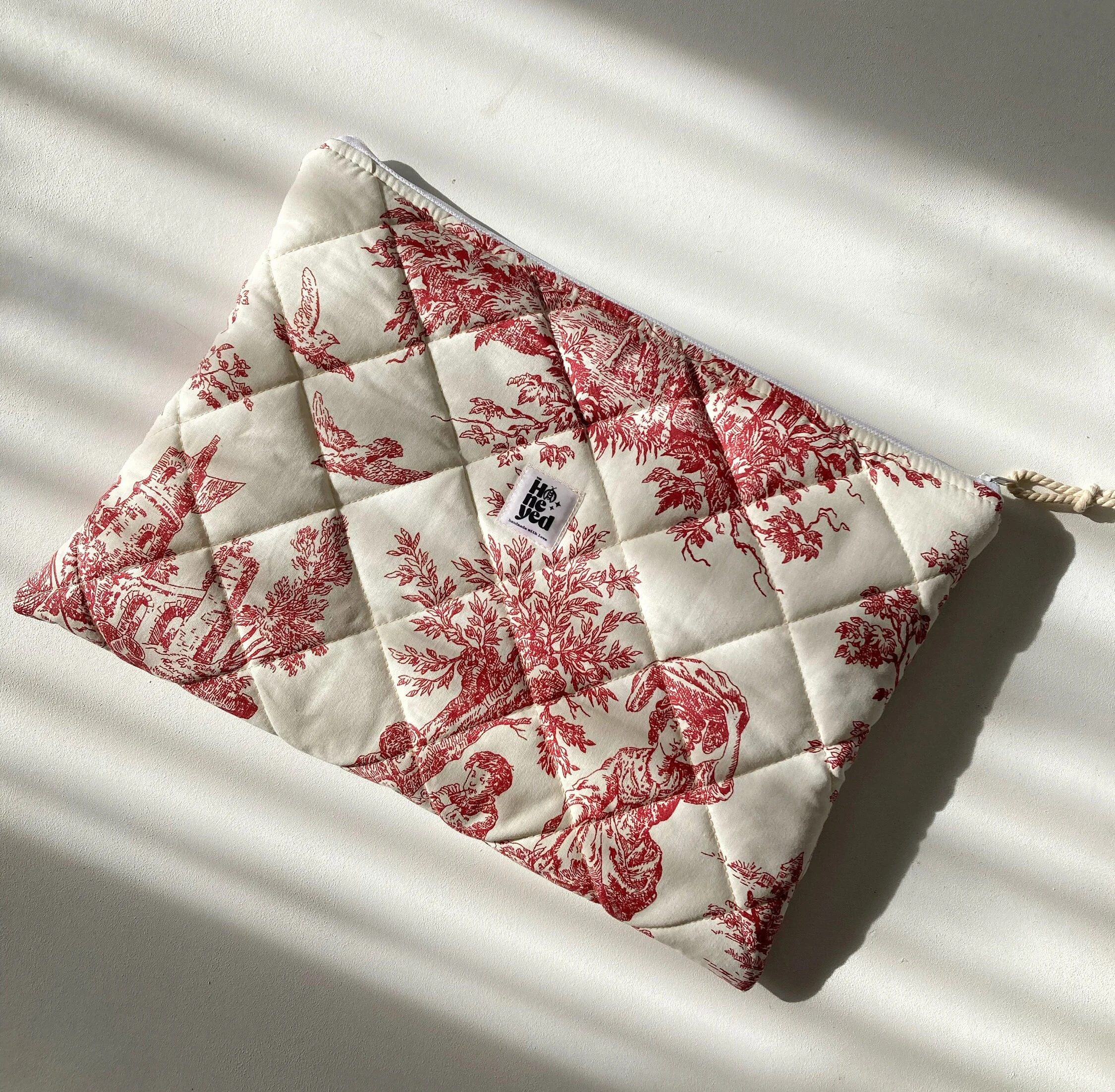 Quilted Toile de Jouy Macbook Laptop Sleeve, Handmade Padded Laptop Case 13–14-15-16 Inch