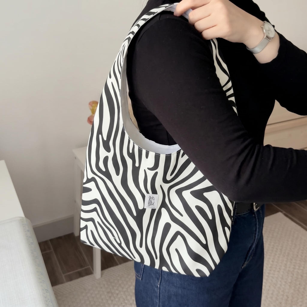 Hobo Bag Sewing Pattern, Beginner Friendly Tote Bag PDF Pattern, Full Video Tutorial, Photo Tutorial