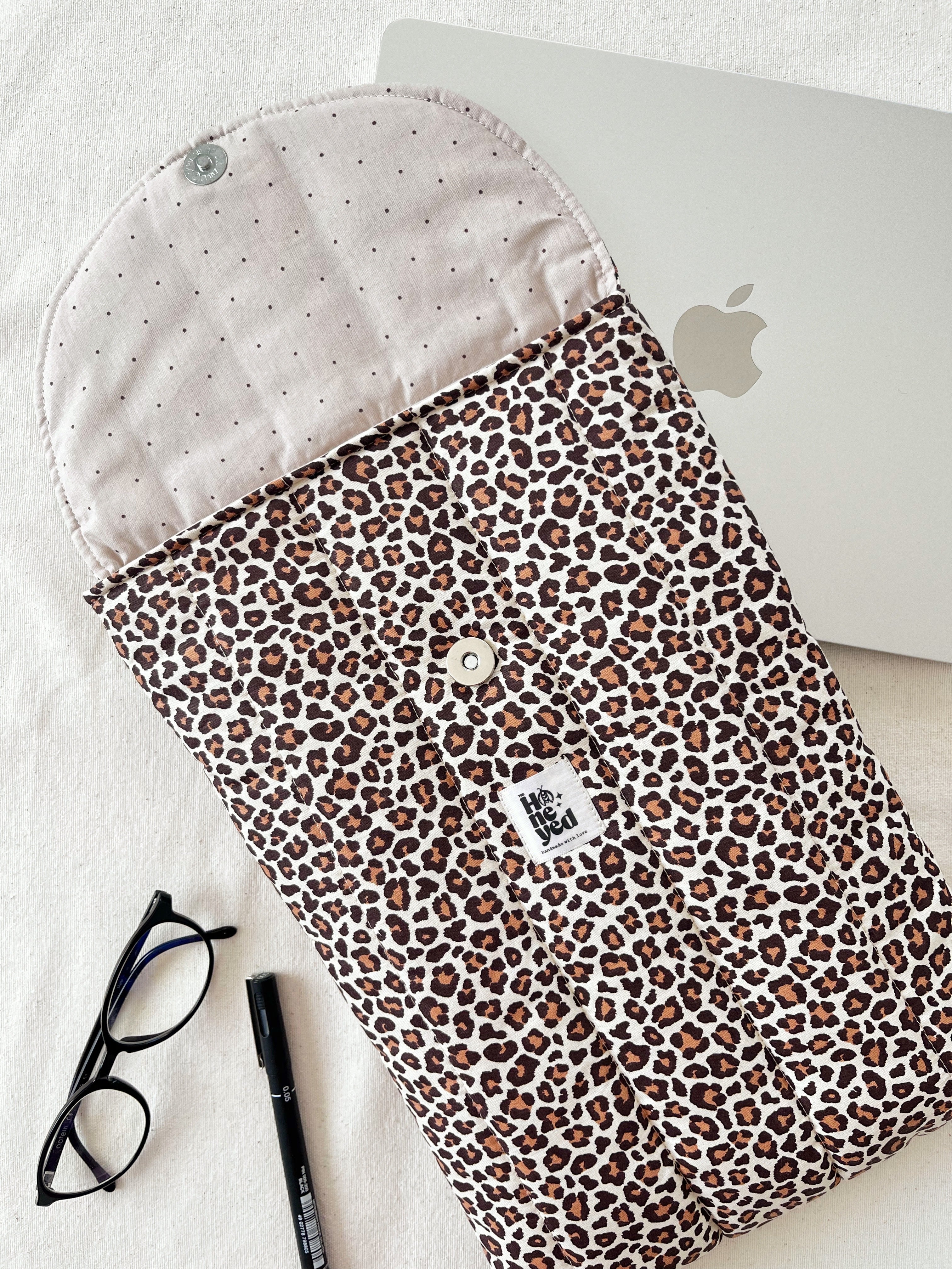 Leoparden-Laptophülle, gepolsterte MacBook-Hülle mit Magnet-Druckknopf für 13–14–15–16 Zoll