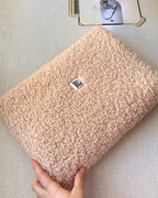 Teddy Bear Macbook Kılıfı, Çiçek Desenli Astarlı Peluş Laptop Kılıfı 13-14-15-16 İnç